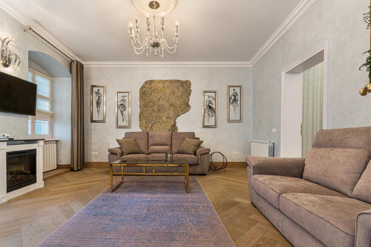 Krone Apartment Brasov Exterior photo